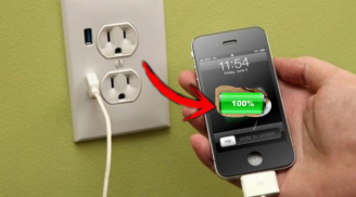 Sạc điện thoại 100% mới rút, chuyên gia lắc đầu: Tốn điện, hại pin, muốn tốt thì làm cách này
