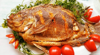 Không cần chảo chống dính: Rán bất kỳ loại cá nào chỉ cần thả thứ này vào trước, cá giòn tan không vỡ nát