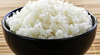 Mùa hè cơm để qua bữa là có mùi thiu: Cách đơn giản giúp cơm lâu hỏng, giữ trọn dinh dưỡng