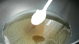 Cho thứ này vào chảo, dầu ăn sẽ không bắn, chiên rán nhiều đồ cũng an tâm