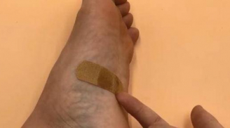 Dán miếng urgo vào lòng bàn chân trước khi đi ngủ: Lợi ích quý cho cả nam và nữ