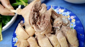 Siêu đầu bếp nói: Luộc vịt đừng chỉ dùng nước lạnh và gừng, thêm 1 thứ mới là chuẩn ngon