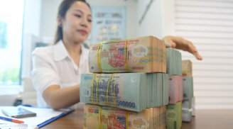 Nhân viên ngân hàng thường mang gửi tiền khắp nơi mà không gửi tiền vào chính ngân hàng của họ, tại sao?