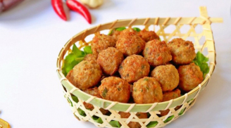 Thịt lợn rang mãi cũng ngán, đem trộn với thứ này để có ngay món ngon lạ miệng, ăn hoài không chán