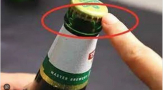 Nắp chai bia có một điểm đặc biệt, cứ nhắm vào đấy mà bật nắp, phụ nữ cũng làm ngon ơ