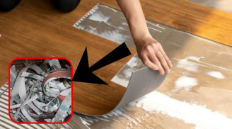 Xé vụn giấy báo rồi trải ra sàn nhà, mẹo hay cuối năm nhà nào cũng cần đến