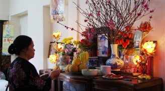 Chớ đặt những loại hoa này lên bàn thờ kẻo cả năm đen đủi, hao tài tốn lộc
