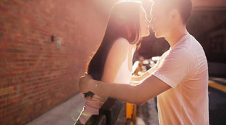 Chỉ mặt điểm tên 4 cặp đôi Hoàng đạo cứ yêu nhau là “nghèo rớt mồng tơi”