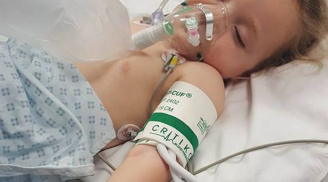 Tâm sự đẫm nước mắt của bà mẹ 20 lần cứu con khỏi 'lưỡi hái tử thần'