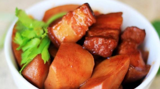 Làm thịt kho khoai sọ cả nhà ăn bao nhiêu cơm cũng hết
