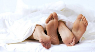 Sinh con xong, vợ như ăn phải “bột nở” khiến tôi nơm nớp lo sợ mỗi lần ân ái