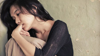 Nửa đêm tỉnh dậy, thấy chồng rì rầm trong nhà vệ sinh, tôi nghe lén để rồi ch.ết đứng