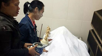 Vụ bố bị nhóm giang hồ đâm chết khi chở con nhỏ: Gia đình nạn nhân tiết lộ điều bất ngờ liên quan đến tiền nong