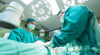 Tự cắt của quý của mình để làm 'nhiệm vụ' trong trò chơi trên mạng