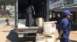 Phát hiện 1 người ch.ết, một người bất tỉnh trong chiếc xe tải đỗ dọc đường