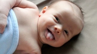 Rơ lưỡi cho con theo cách này con ăn ngon, ngủ kĩ tăng cân đều mẹ nhất định phải biết