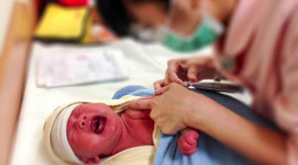 Bà bầu SINH NON 31 tuần, con bị SUY DINH DƯỠNG và viêm màng não do nhiễm khuẩn vì VIỆC LÀM NÀY của mẹ