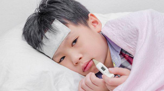 Bé trai 2 tuổi sốt cao, hành động sai lầm của cha khiến con t.ử v.ong, đọc để không bao giờ phải hối hận