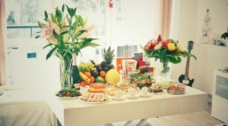 Ngày rằm mùng 1: Cúng hoa này trên bàn thờ bảo sao trời phật không chứng, Thần Tài ngoảnh mặt quay đi
