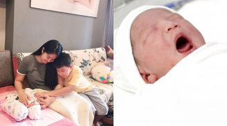 Lê Phương chính thức công khai mặt con gái sau 2 tuần hạ sinh