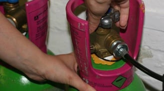 Bỏ 3 giây làm việc này khi đun nấu xong, đảm bảo gas dùng lâu hết lại không bao giờ sợ cháy nổ