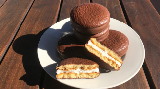 Mẹ đảm trổ tài làm bánh chocopie thơm ngon ngay tại nhà, bé nào cũng thích