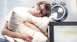 6 thói quen ăn uống sai lầm vừa hại sức khỏe, vừa mất ngủ triền miên