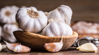 Tỏi ăn theo cách này sẽ biến thành chất độc, nhiều người vẫn vô tư dùng mỗi ngày