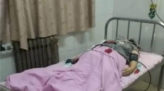 Sau khi sinh 12 ngày, người mẹ trẻ sợ xanh mặt khi thấy “vật lạ” rơi ra khi đi vệ sinh