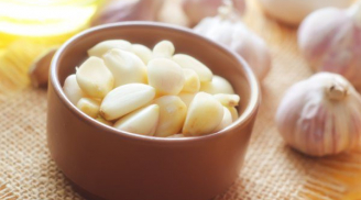 Những thực phẩm kỵ tỏi càng ăn càng rút ngắn tuổi thọ của bạn, nhất là điều thứ 2