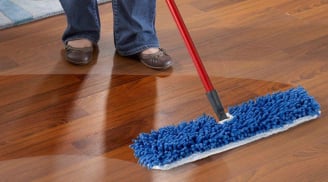 Lau sàn nhà không dùng nước lã, lấy 4 thứ này lau một lần sạch cả tuần