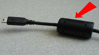 Cục màu đen hình trụ bí ẩn trên dây sạc laptop dùng để làm gì? Ai cũng có mà không hề biết