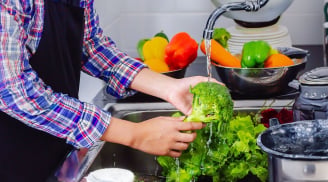 Đừng ngâm rau củ nước muối, đây mới là cách giúp rau củ quả sạch hóa chất trừ sâu và vi khuẩn