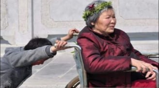 Về già cha mẹ ''giả vờ'' 3 vấn đề này mới là khôn ngoan, con cháu trưởng thành