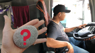 Lái xe đi đường dài luôn mang một viên sỏi bên cạnh, hóa ra để làm việc này