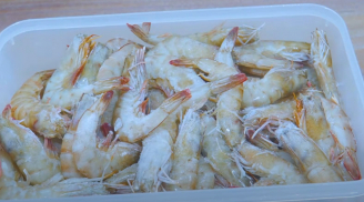 Thêm vài giọt này vào tôm tươi, bảo quản cả tháng vẫn chắc thịt, thơm ngọt