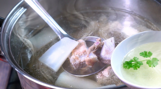 Hầm xương, ninh xương cho thêm thứ này, thịt nhanh mềm, nước ngọt thanh, trong vắt