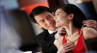 Trước khi ngủ đàn ông quen làm 2 hành động này thì trong lòng họ đã có người khác