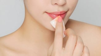 4 mẹo cơ bản giúp môi thâm mấy cũng trở nên hồng hào