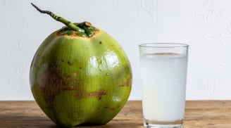 Cách uống nước dừa giúp eo thon, giảm cân nhanh