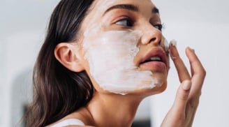 Mặt nạ ngủ tràm trà được nhiều người yêu thích vì hỗ trợ da mụn, nhưng cần dùng đúng cách
