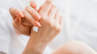 Công thức “mặt nạ tay cho người lười” được nhiều cô gái yêu thích vì giúp da tay mềm mịn hơn