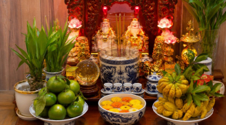 Vì sao ban thờ Thần Tài hay có thêm một bát nước thả hoa? Nhiều người làm theo nhưng chưa hiểu hết ý nghĩa