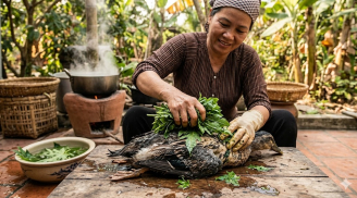 Bí quyết vặt lông vịt 'siêu tốc', sạch bong không sót một cọng lông măng nhờ... nắm lá đu đủ