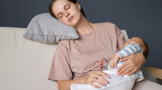 Phụ nữ sau sinh dễ khủng hoảng tâm lý vì những áp lực ít ai nhìn thấy