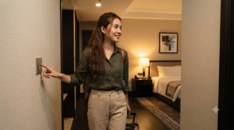 Tại sao bạn nên bật hết đèn ngay khi vừa vào phòng khách sạn?