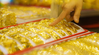 Giá vàng hôm nay 8/7/2026: Đảo chiều bất thành, vàng 'rơi tự do' về sát mốc 4.100 USD