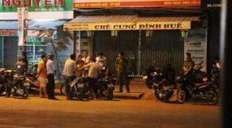 Nóng: Mâu thuẫn tình cảm, chồng dùng dao cứa cổ ngay giữa đường
