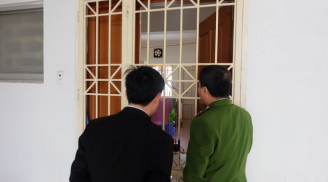 Nỗi đau người mẹ: 'Nhốt' con gái 11 tuổi không cho đi học