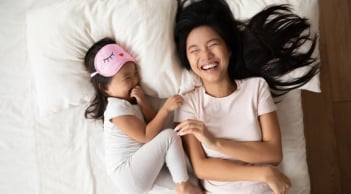 Nếu có con gái, mẹ hãy nhớ dạy con 4 điều này để con tự tin, kiêu hãnh tỏa sáng khắp mọi nơi